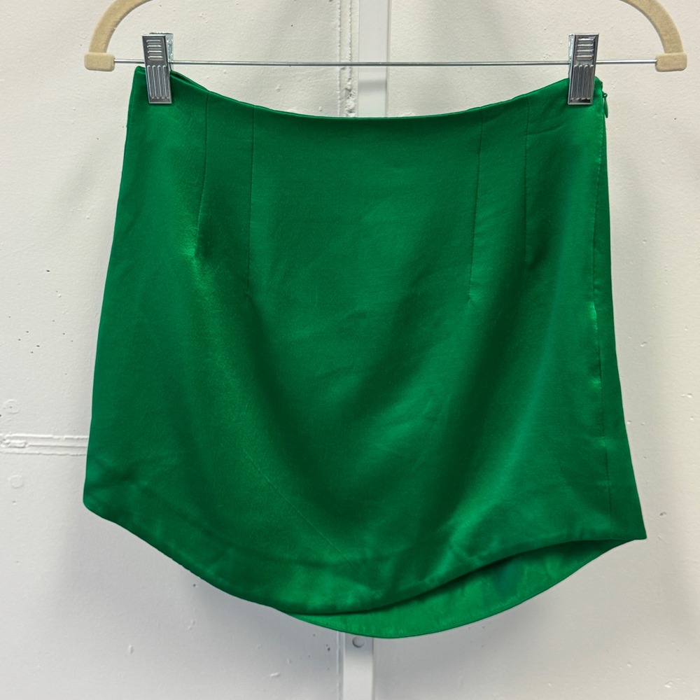 Zara Green Satin Mini Skirt High Waisted Curved Hem 9479/081/500 Small Outing